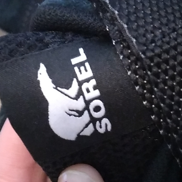 Women's Black Sorel Tennis Shoes, Size 6 - Picture 8 of 8